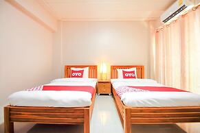 OYO 349 Aroonrung House