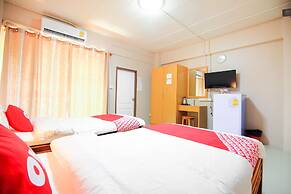 OYO 349 Aroonrung House