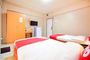 OYO 349 Aroonrung House