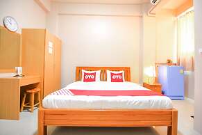 OYO 349 Aroonrung House