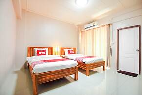 OYO 349 Aroonrung House