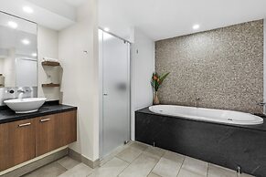 Temple 304 Modern Spacious