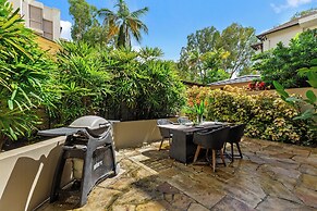 Temple 121 Palm Cove With Courtyard