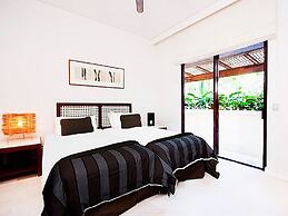 Temple 121 Palm Cove With Courtyard