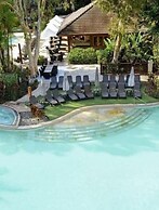 Temple 121 Palm Cove With Courtyard