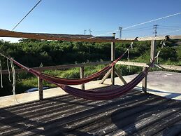 OKINAWA MOTOBU GUESTHOUSE - Hostel