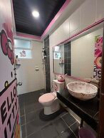 Hello Kitty Signature Suite