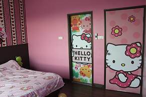 Hello Kitty Signature Suite