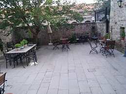 Aristonicus Boutique Hotel