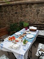 Aristonicus Boutique Hotel