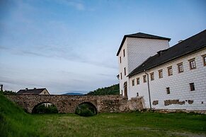 Chateau Goldenstein