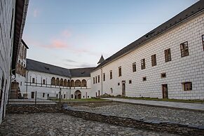 Chateau Goldenstein