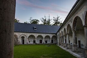 Chateau Goldenstein