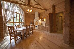 Shishki na Lampushke - Russkaya Derevnya