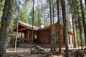 Shishki na Lampushke - Russkaya Derevnya