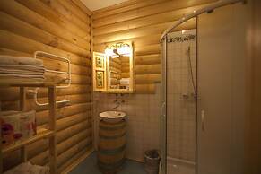 Shishki na Lampushke - Russkaya Derevnya