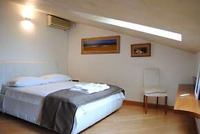 Dreaming Arena Rooms