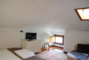 Dreaming Arena Rooms