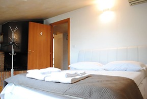 Dreaming Arena Rooms