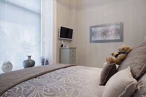 Marks At The Manor Luxury Riverside Apartments - Sleeps up to 4, with 