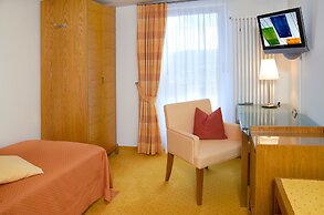 Maien Hotel & Restaurant