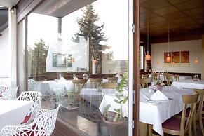 Maien Hotel & Restaurant