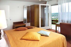 Maien Hotel & Restaurant