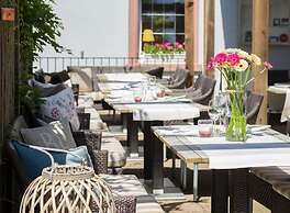 Maien Hotel & Restaurant