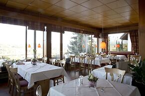 Maien Hotel & Restaurant