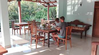 Rekawa Village Hotel