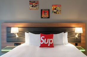 Moxy Amsterdam Houthavens