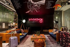 Moxy Amsterdam Houthavens