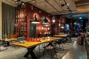 Moxy Amsterdam Houthavens