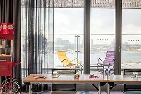 Moxy Amsterdam Houthavens
