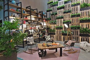 Moxy Amsterdam Houthavens