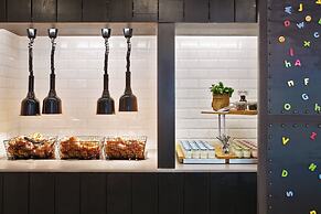 Moxy Amsterdam Houthavens