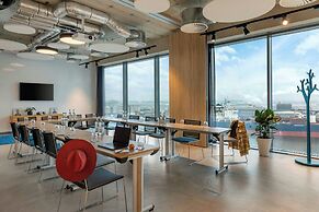 Moxy Amsterdam Houthavens