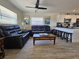 Coral by the Sea 3054, Sleeps 8, Walk to Beach