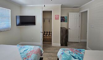 Coral by the Sea 3054, Sleeps 8, Walk to Beach