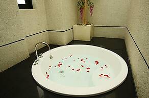 Gold Sandy Beach Hotel