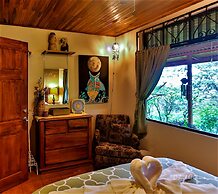 Encantada Guest House: Spectacular View & Excellent Reviews