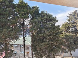 Hotel Himalayan Club