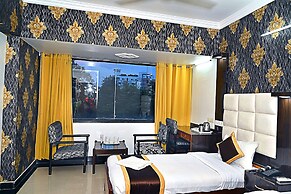 Hotel Rajhans International