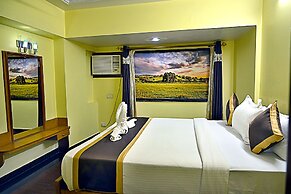 Hotel Rajhans International