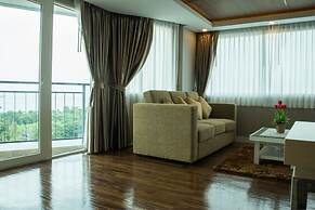 The Near Residence - Sriracha