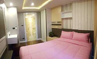 The Near Residence - Sriracha