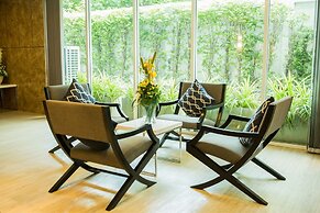 The Near Residence - Sriracha