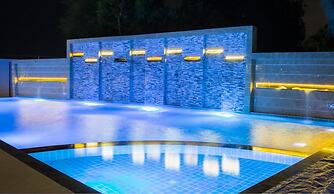 The Near Residence - Sriracha