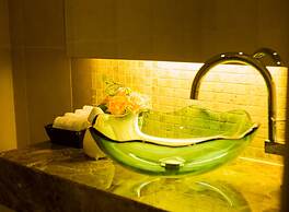 The Near Residence - Sriracha