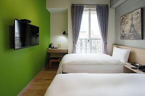 CHECK inn Express Taichung Yizhong